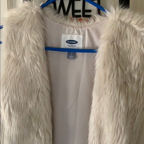 Cream faux fur vest!! - Picture 2 of 2